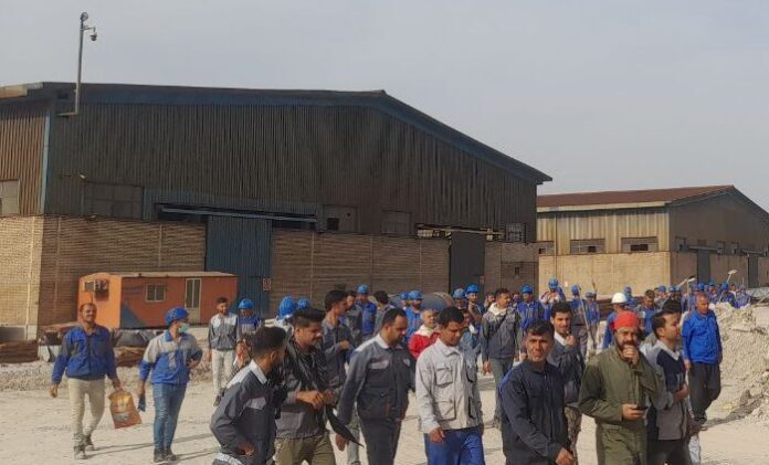 Steel workers on strike - Shadegan, southwest Iran - April 24, 2023 - protests - paychecks - salaries - bonuses