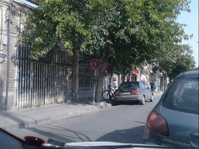 Oct 8-Tebriz, Iran-Bazaar merchants joining the nationwide strike Oct 8-Tebriz, Iran-Bazaar merchants joining the nationwide strike