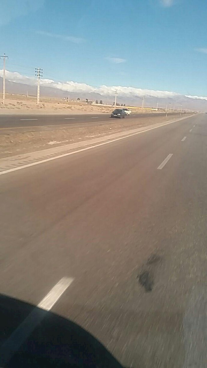 One driver says heavy trucks cannot be see on the Isfahan road