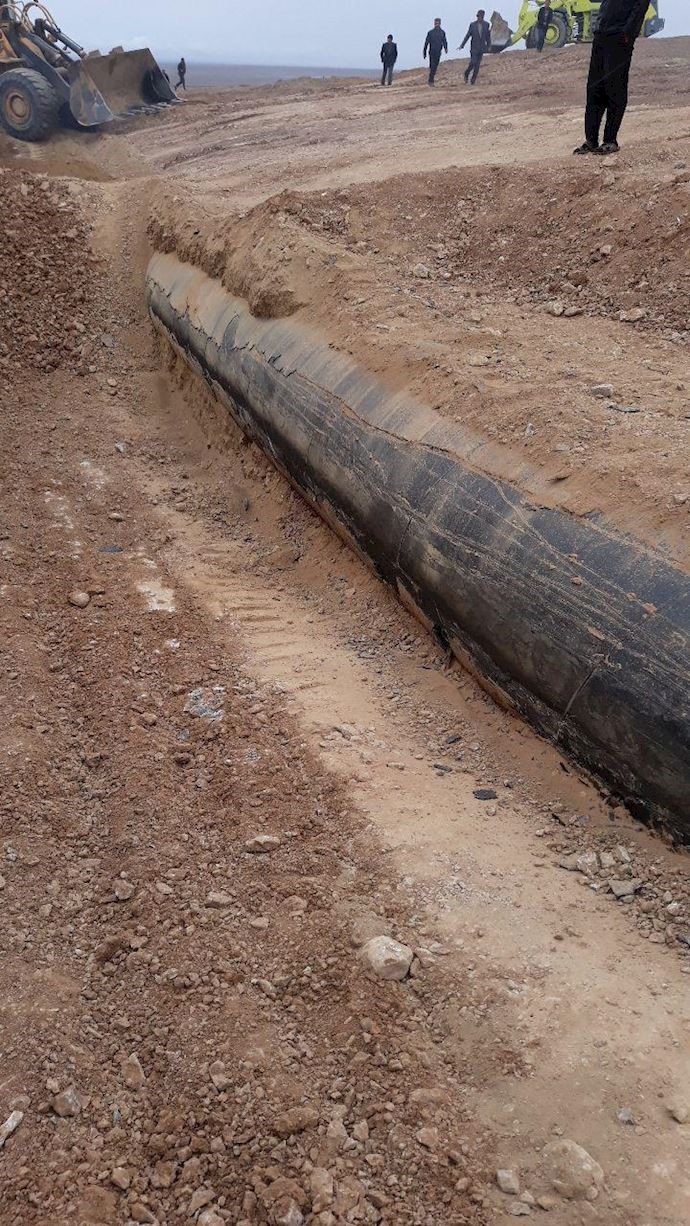 The pipeline that sends Isfahans water to Yazd