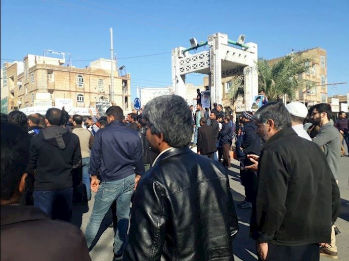 Day 23 of protests by workers of Haft Tapeh sugar mill