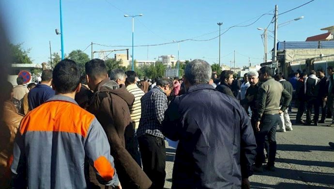 24th day of protests by workers of Haft Tapeh