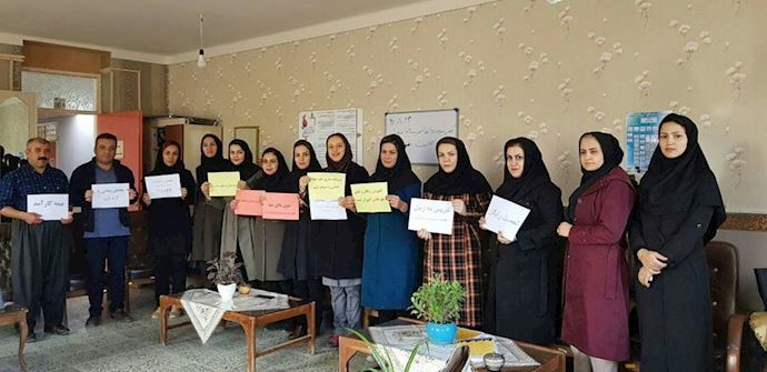 Teachers  Sit-Mariwan-Esmat High School, November 14, 2018