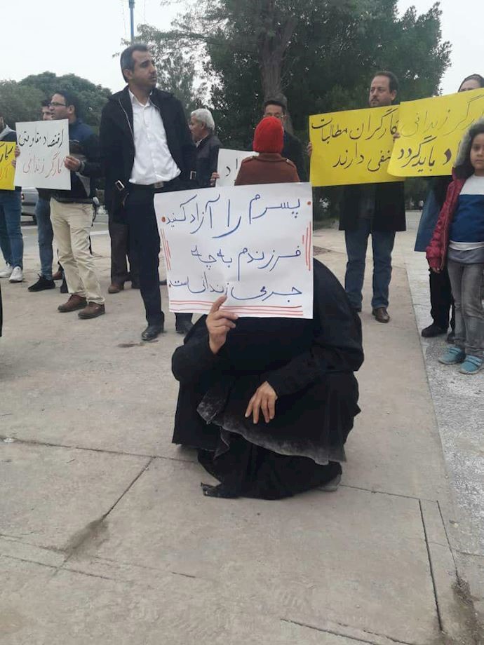 Ahvaz – Families of arrested National Steel Group workers protesting for their release