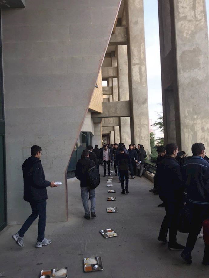 Tabriz – Sahand University students holding a protest rally