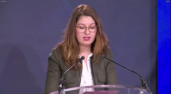 Sara Nouri in France