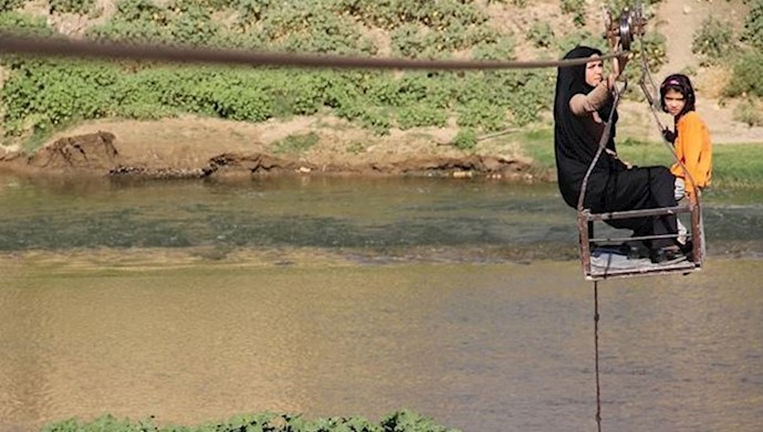 An elevated passenger ropeway or kind of chairlift called “Gargar” in Ibrahim Abad. An elevated passenger ropeway or kind of chairlift called “Gargar” in Ibrahim Abad.