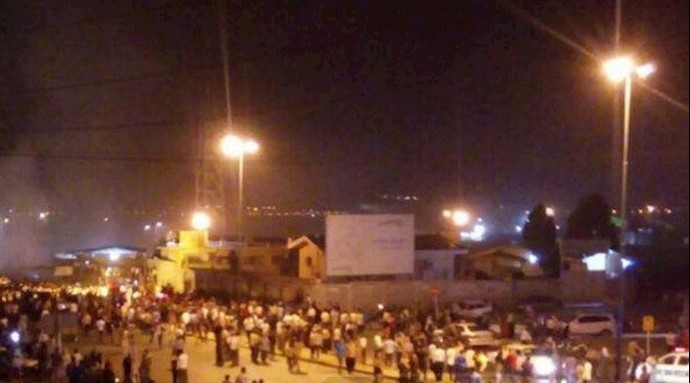 Angry locals were in the streets of Sanandaj, western Iran, after the bus-truck accident Angry locals were in the streets of Sanandaj, western Iran, after the bus-truck accident