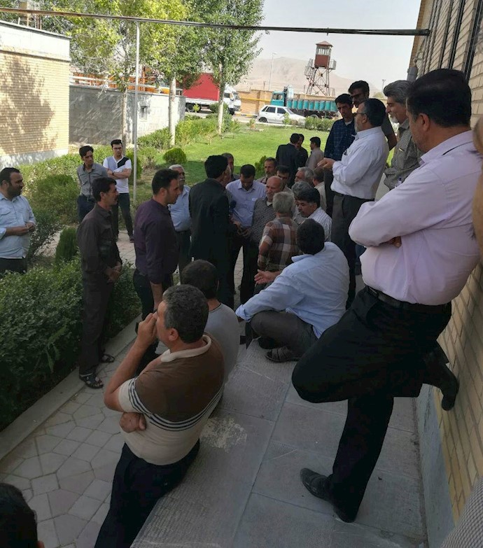 Protesting truckers in Shahr-e Kord