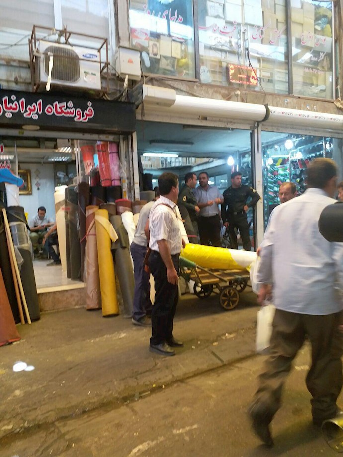 Tehran Bazaar, Aug 12-heavy security pressure on stores to remain open Tehran Bazaar, Aug 12-heavy security pressure on stores to remain open