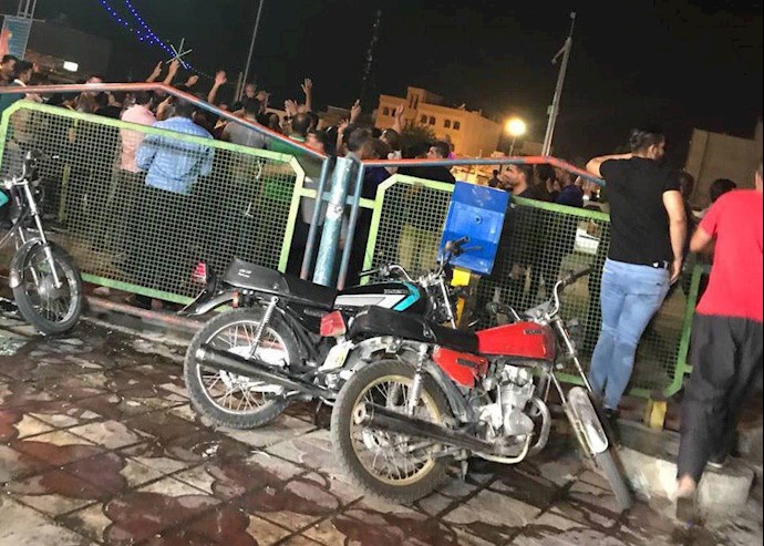 Aug 5-Kazeroon, Iran, protesters chant anti-regime slogans in Shohada St Aug 5-Kazeroon, Iran, protesters chant anti-regime slogans in Shohada St