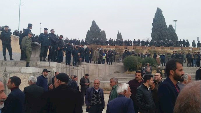 Anti-riot units stationed at Isfahan’s Khaju Bridge – Iran