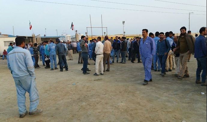 Demonstration by oil sector workers in Qeshm Demonstration by oil sector workers in Qeshm
