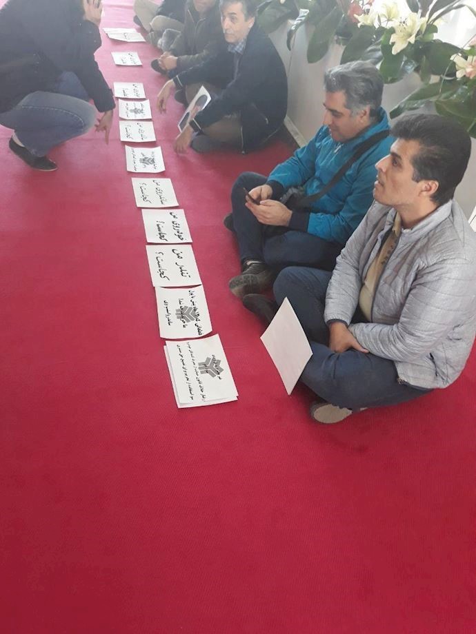 Protests by customers of Saipa vehicle manufacturer Protests by customers of Saipa vehicle manufacturer