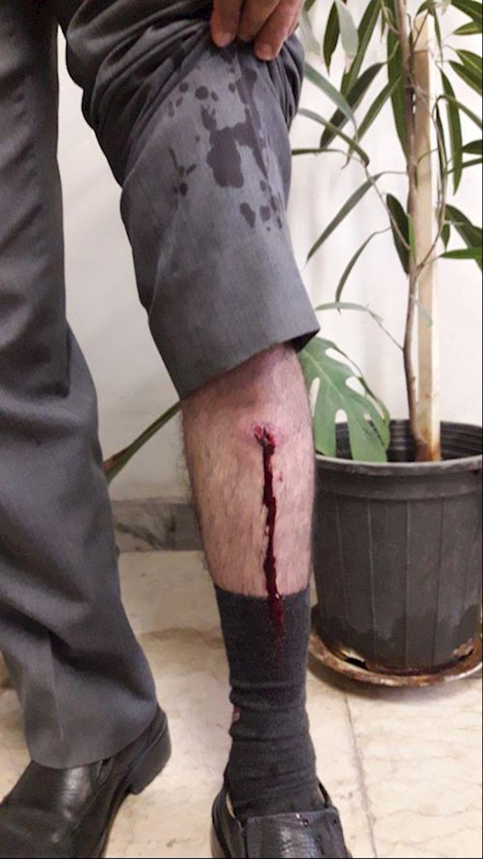 Anti-riot units attacking Azarab factory workers in Arak, western Iran – October 20, 2019