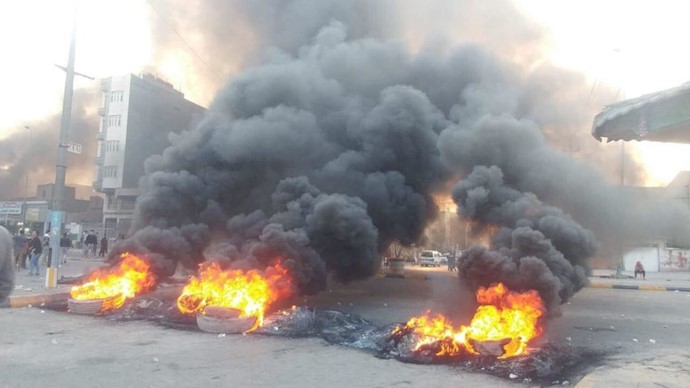 Protesters blocking roads in Karbala, southern Iraq – November 28, 2019 Protesters blocking roads in Karbala, southern Iraq – November 28, 2019