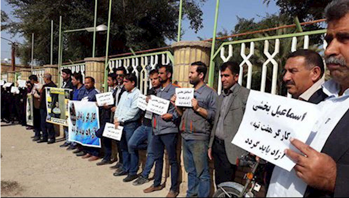 Members of Esmaeel Bakhshi’s family holding a protest rally – Shush, SW Iran – February 27, 2019 Members of Esmaeel Bakhshi’s family holding a protest rally – Shush, SW Iran – February 27, 2019