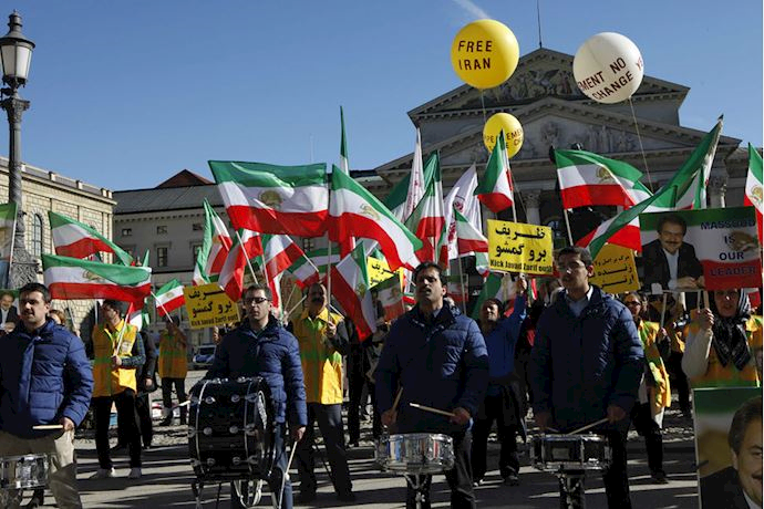 Supporters of Iranian opposition Peoples Mojahedin Organization of Iran (PMOI/MEK) rallying in Munich, chanting “Zarif get lost!”