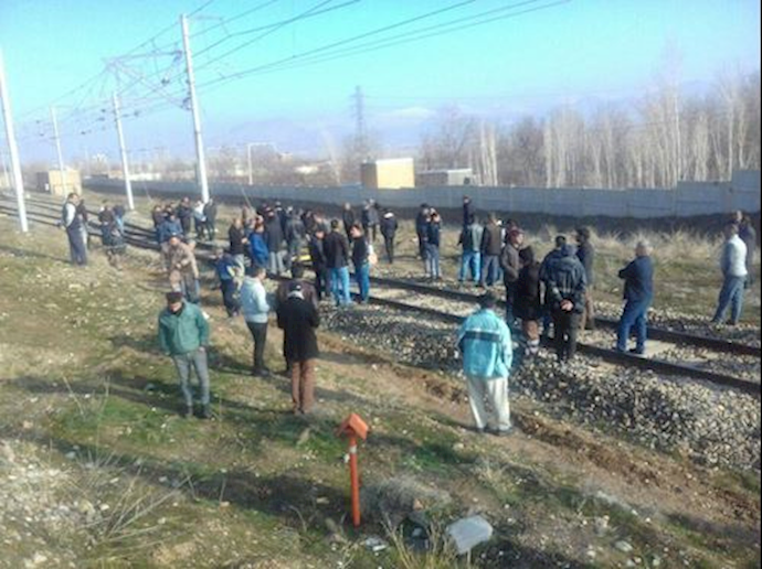 Rail workers on strike in Bandar Abbas, southern Iran – March 6, 2019 Rail workers on strike in Bandar Abbas, southern Iran – March 6, 2019