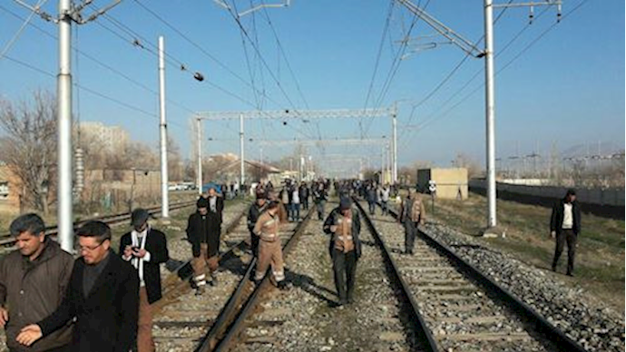 Azerbaijan Rail Company employees on strike – Marand, northwest Iran – March 6, 2019 Azerbaijan Rail Company employees on strike – Marand, northwest Iran – March 6, 2019