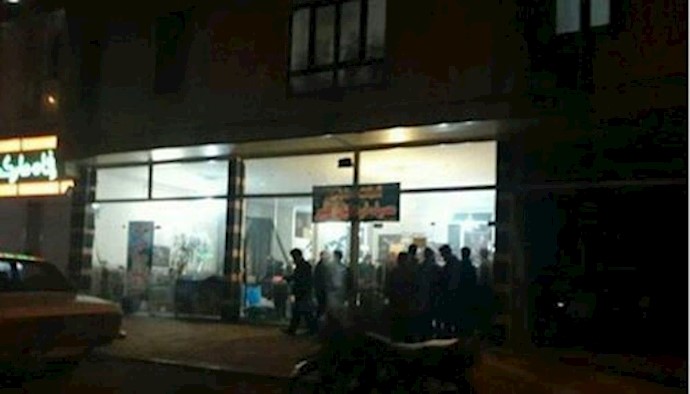 The 8-hour queue for teachers to buy three kilos of chicken