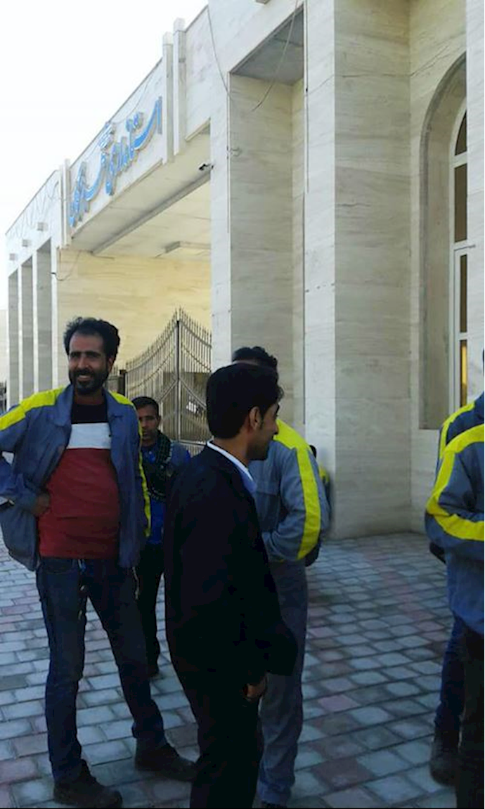 Rail workers protesting in Bandar Abbas, southern Iran – March 4, 2019 Rail workers protesting in Bandar Abbas, southern Iran – March 4, 2019