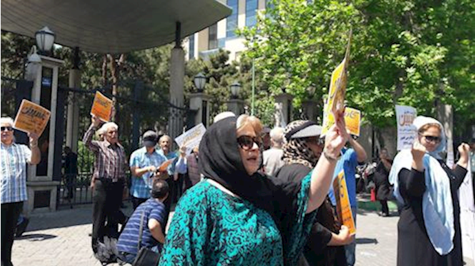 Caspian credit firm clients rallying in Tehran, Iran