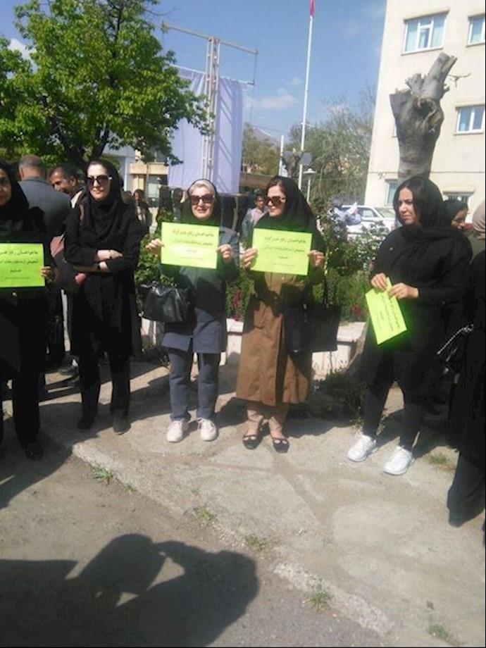 Sanandaj: More images of teachers protest Sanandaj: More images of teachers protest