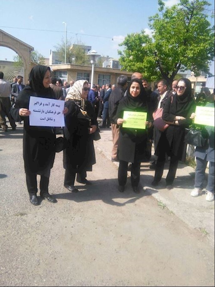 Sanandaj: Teachers, men & women are joining the nationwide protest rally Sanandaj: Teachers, men & women are joining the nationwide protest rally