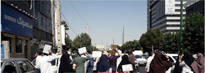 Khomeini hospital workers on strike – Karaj, west of Tehran, Iran