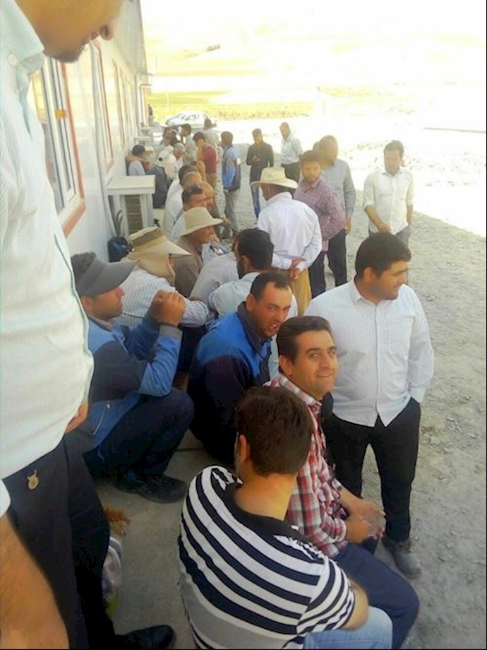 Kharadej workers protest – Urmia, northwest Iran Kharadej workers protest – Urmia, northwest Iran