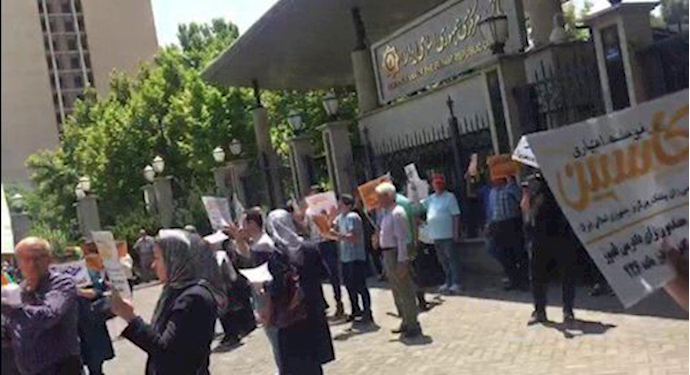 Plundered depositors of the Caspian & Thamen al-Hojaj credit firms rallying in Tehran, Iran – June 25, 2019