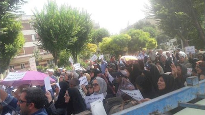 Retirees rallying in Tehran, Iran, demanding their stolen money returned – July 27, 2019