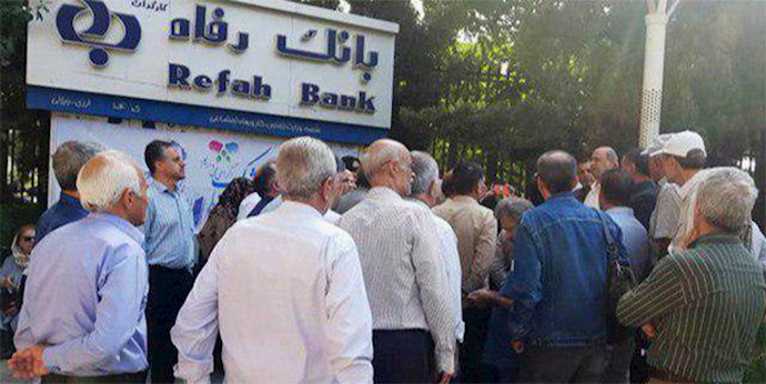 Members of the Tehran Electricity Workers Union protesting and demanding their purchased homes be delivered by company officials Members of the Tehran Electricity Workers Union protesting and demanding their purchased homes be delivered by company officials