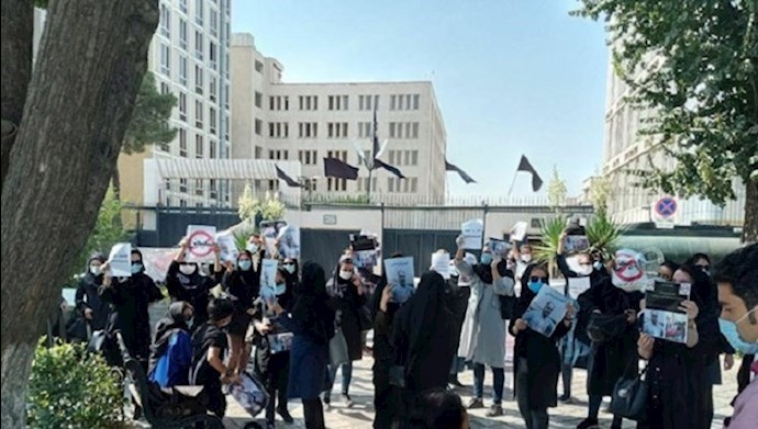 Nurses holding a rally outside the regime’s Majlis (parliament) in Tehran, Iran—October 4, 2020 Nurses holding a rally outside the regime’s Majlis (parliament) in Tehran, Iran—October 4, 2020