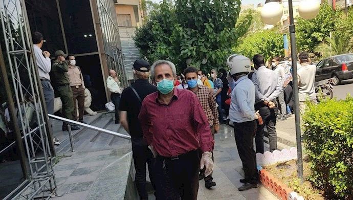 Azvico vehicle purchasers holding a rally in Tehran Azvico vehicle purchasers holding a rally in Tehran