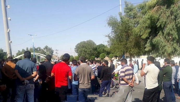 Haft Tappeh Sugarcane Company workers rallying in Shush, southwest Iran – July 16, 2020 Haft Tappeh Sugarcane Company workers rallying in Shush, southwest Iran – July 16, 2020