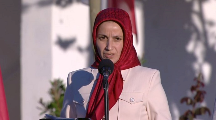 Ms. Damona Taavoni, MEK member, one of the eyewitnesses of the 1988 massacre. Ms. Damona Taavoni, MEK member, one of the eyewitnesses of the 1988 massacre.