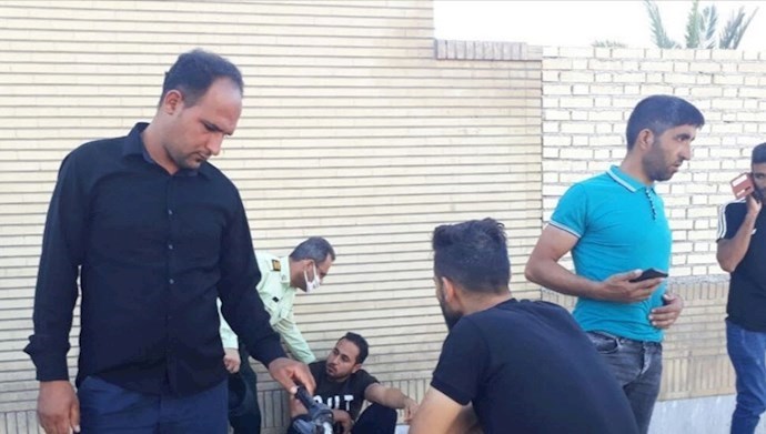 Haft Tappeh Sugarcane Company workers on strike