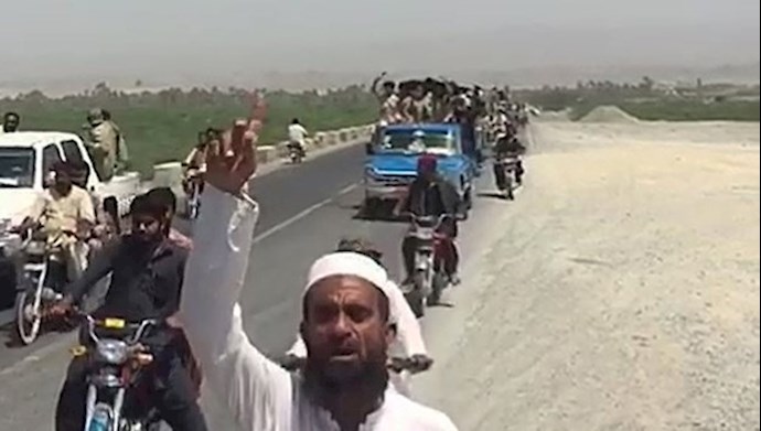 Locals of Sistan and Baluchistan province in southeast Iran close the Iran-Pakistan border – Apil 12, 2021 Locals of Sistan and Baluchistan province in southeast Iran close the Iran-Pakistan border – Apil 12, 2021