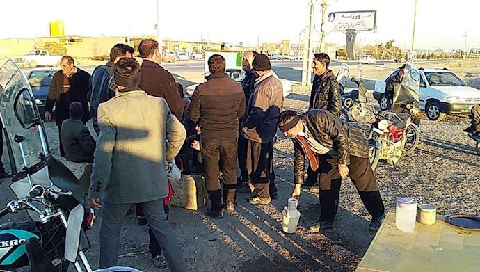  title="Protests by farmers of Varzaneh, Isfahan" width="95%" /